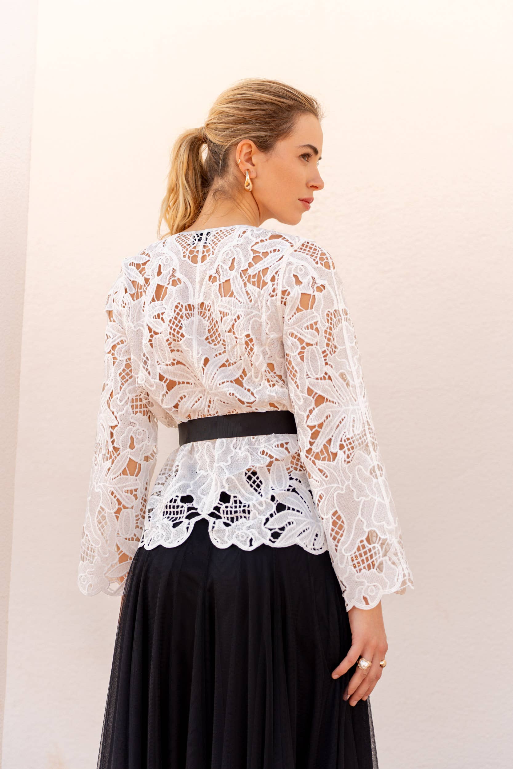 Chiara cardigan i macramé-spets vit