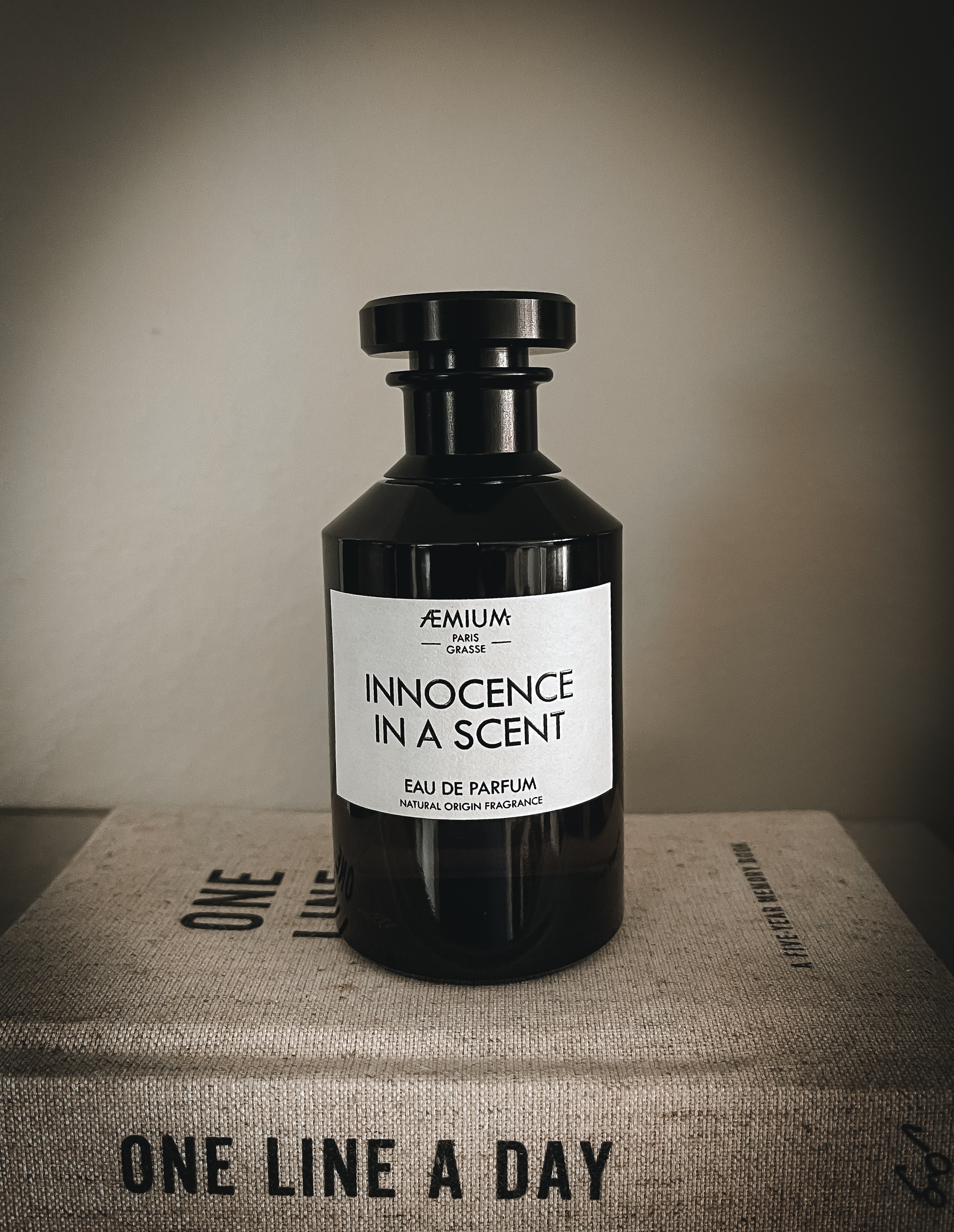 AEMIUM Innocence in a scent