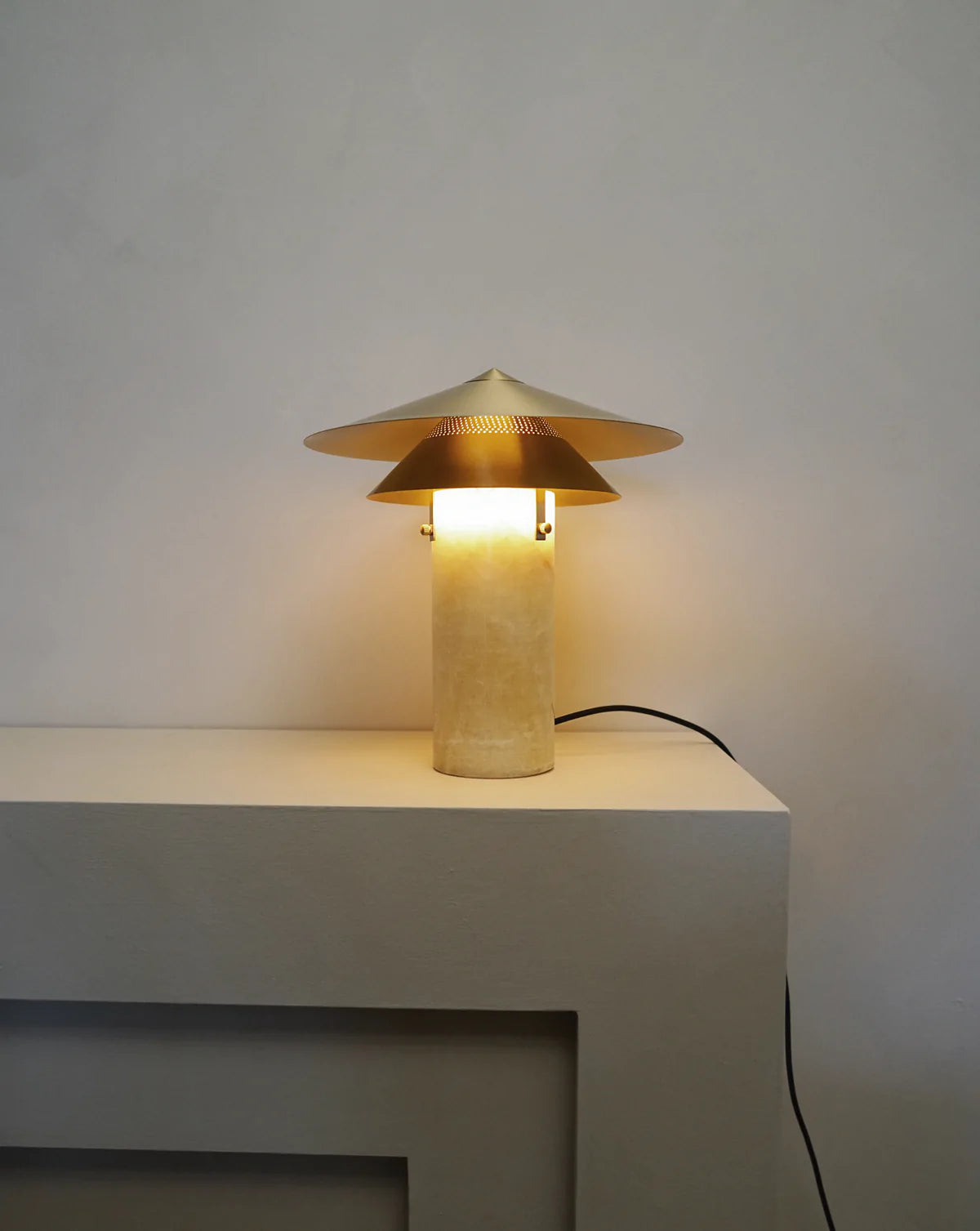 Meconopsis Onyx Table Lamp