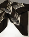 Load image into Gallery viewer, Awena scarf no : 01 - brown/creme
